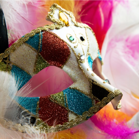 masque fête visage art artistique plume paillette art-thérapie sara fée gagné charest